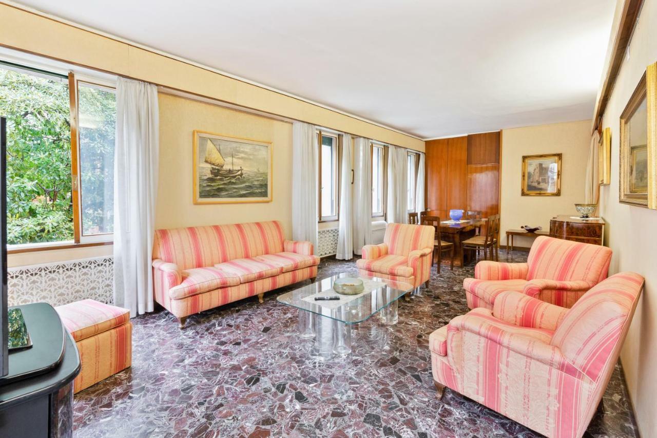 Venice Castello Elegant Apartment ภายนอก รูปภาพ