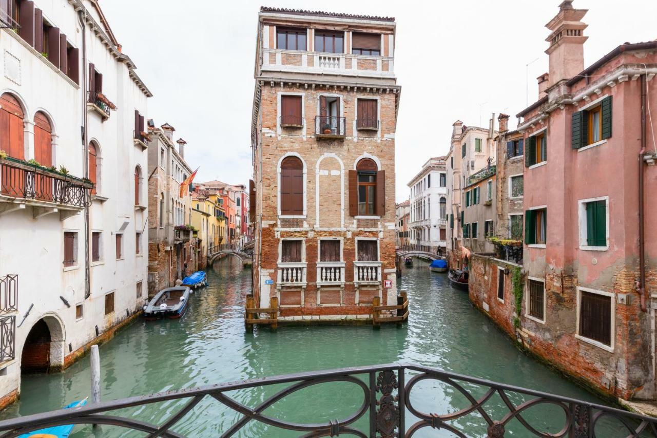 Venice Castello Elegant Apartment ภายนอก รูปภาพ