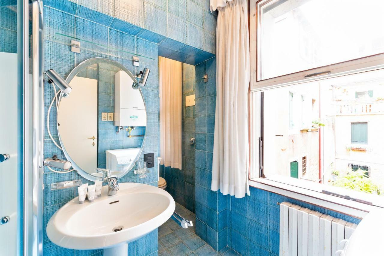 Venice Castello Elegant Apartment ภายนอก รูปภาพ